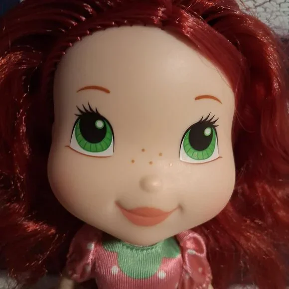 STRAWBERRY SHORTCAKE DOLL-10" HIGH -2008 - Picture 2 of 5